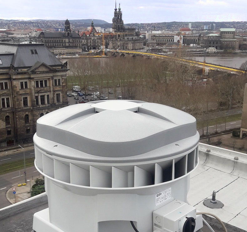 Lüftungsanlage auf einem Dach